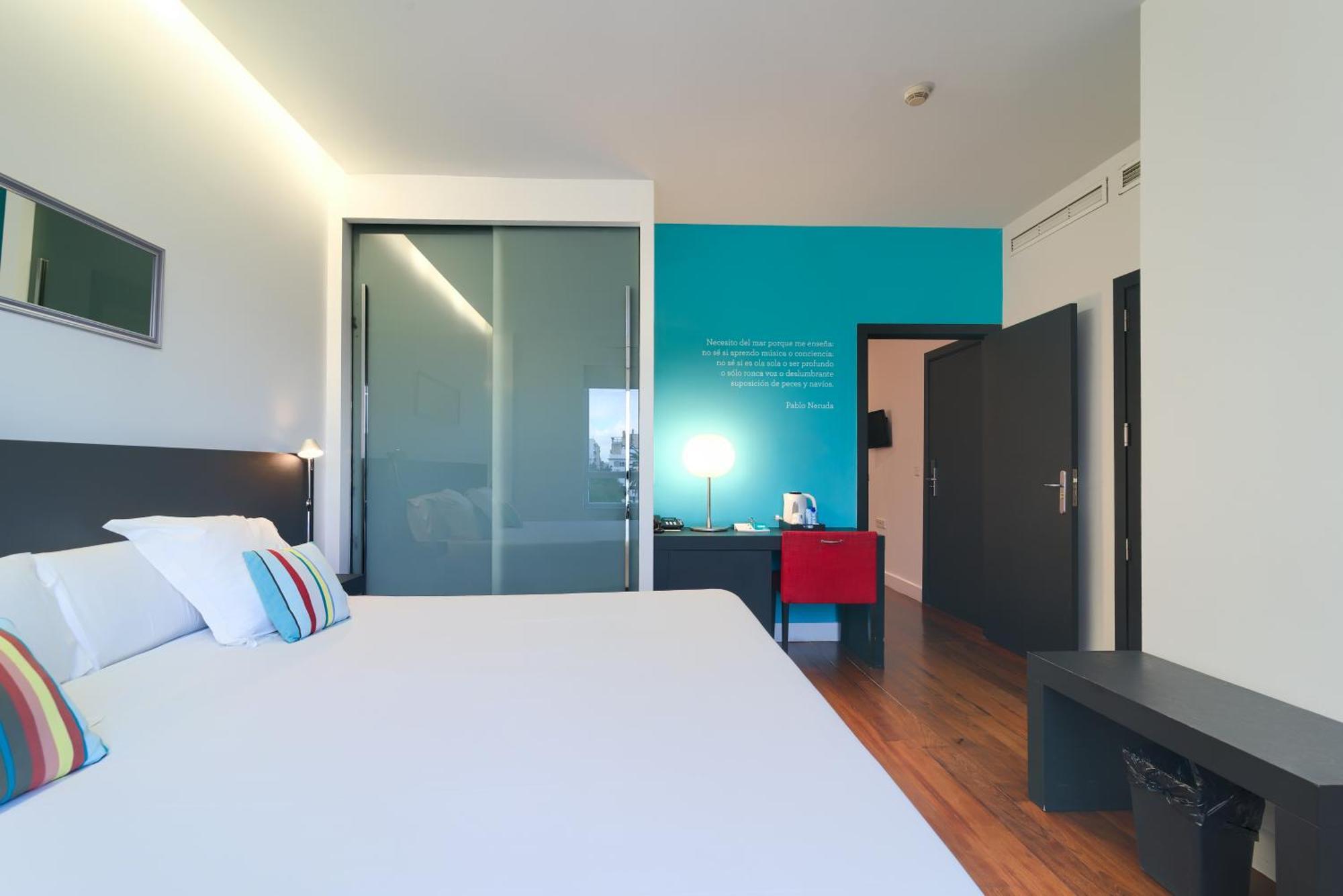 Sea You Hotel Port Valencia Exterior photo
